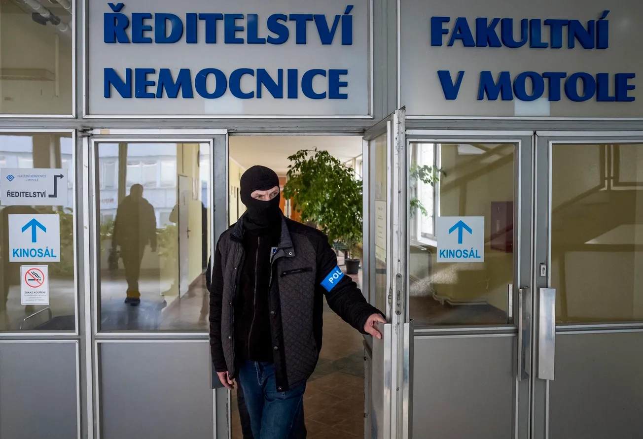Firma namočená v kauze Motol žaluje nemocnici o 180 milionů