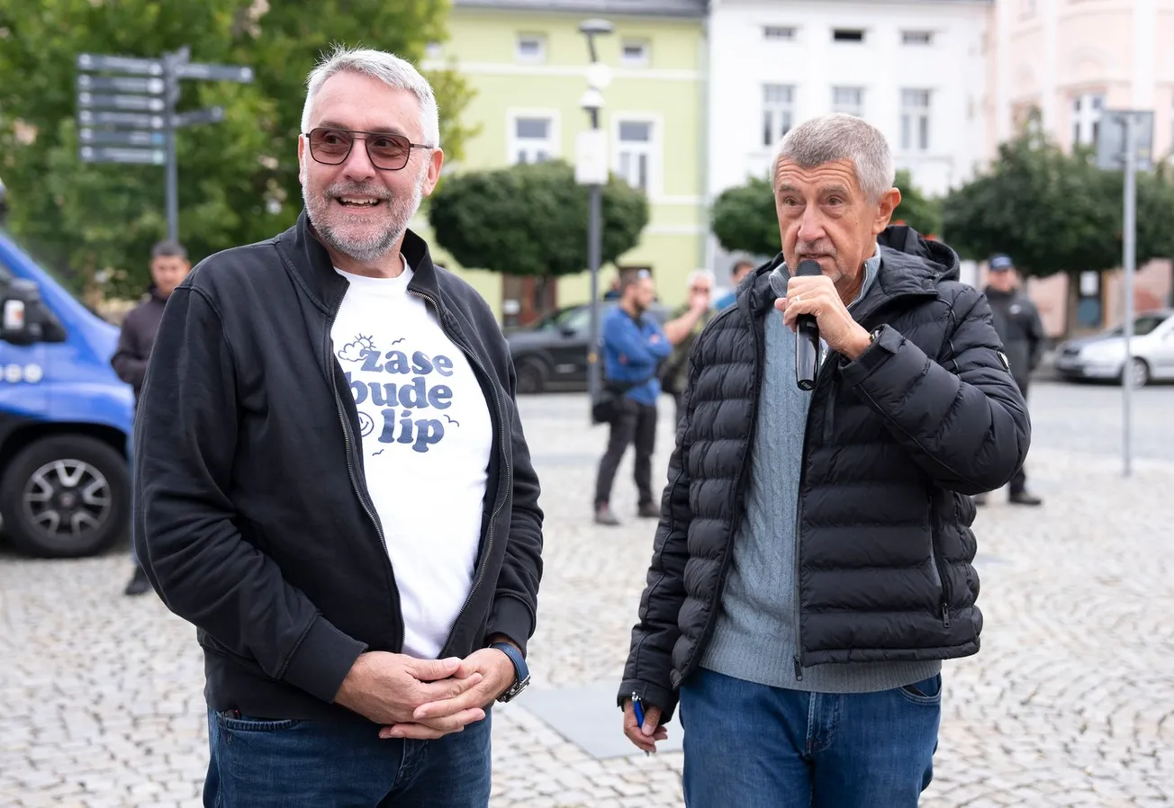 Metnar bez ministerstva zřejmě neskončí. Ve hře o obranu je Hynek