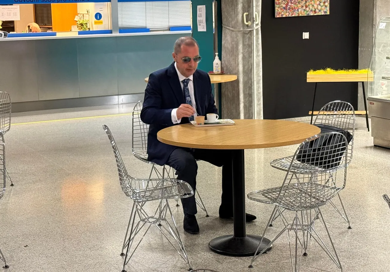 Byli jsme součástí zločinecké skupiny, přiznal u soudu Augustín