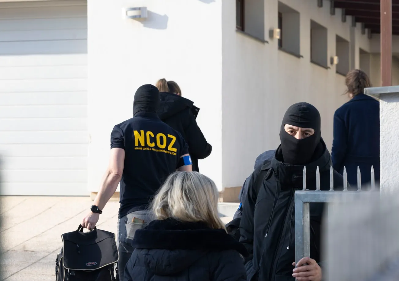 Zásah NCOZ na Ředitelství silnic a dálnic, Pardubicku a Hradecku. Jde o zakázky