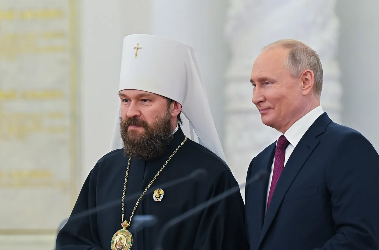 Pronikli jsme na mši kontroverzního šéfa ruského pravoslaví v Česku