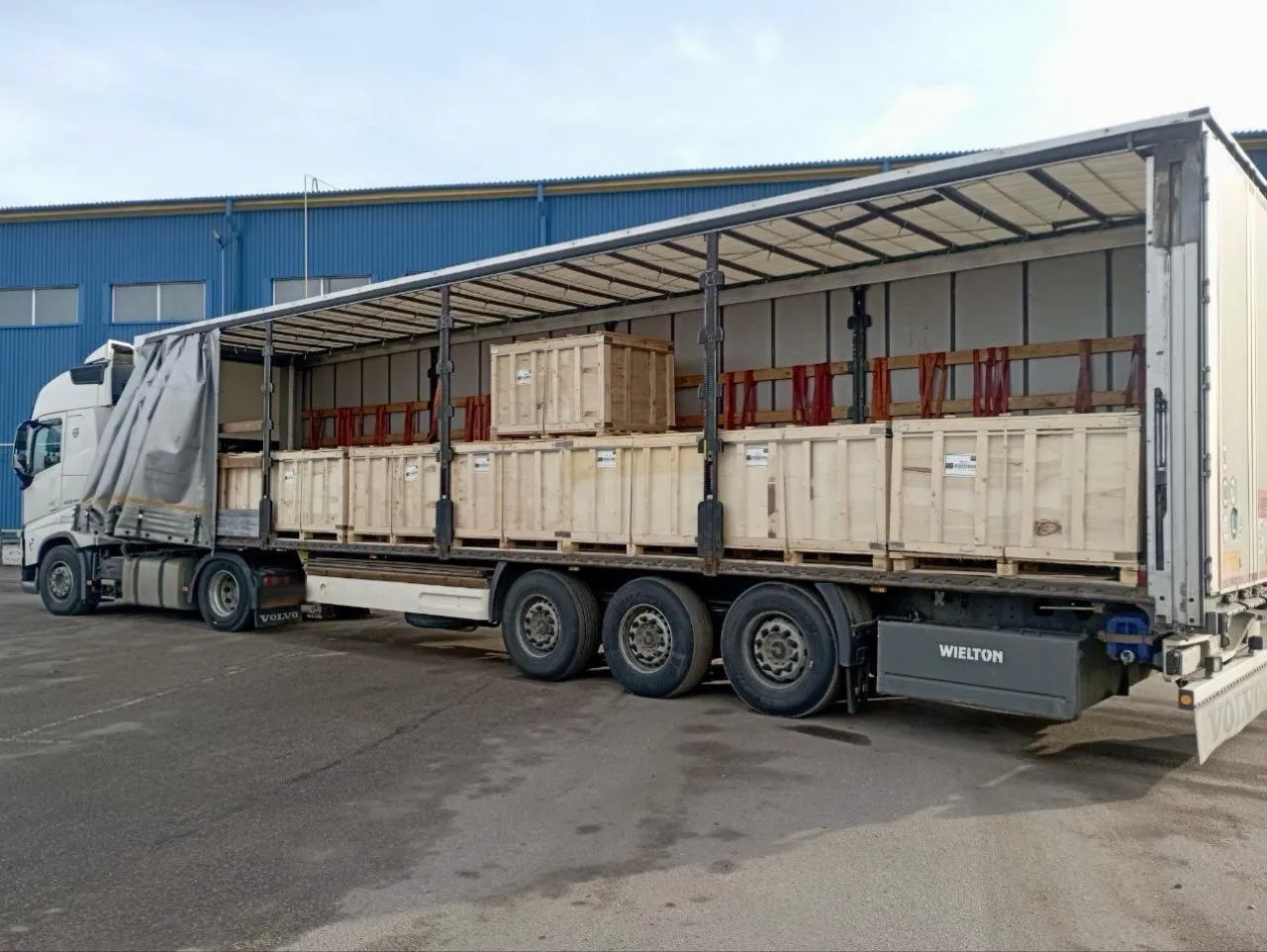 Češi na Ukrajinu vyvezli materiál od sankcionované firmy z Íránu