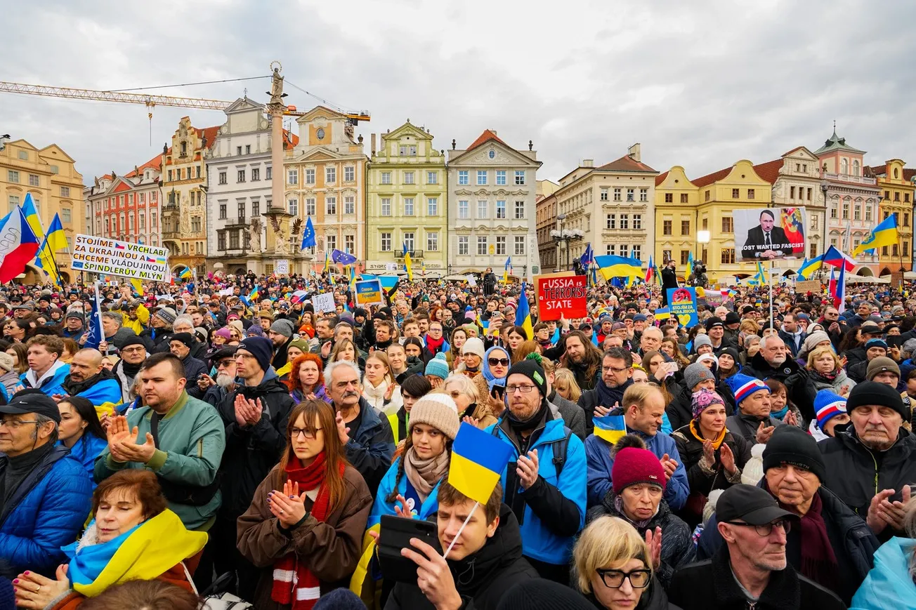 Zneužívají dávky a berou Čechům práci? Jaká je pravda o Ukrajincích